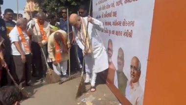 Amit Shah participating in Swachhta Abhiyaan